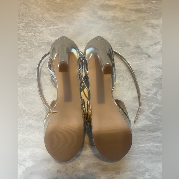 Shoe Dazzle Silver and Gold Women's Heels - Picture 6 of 9